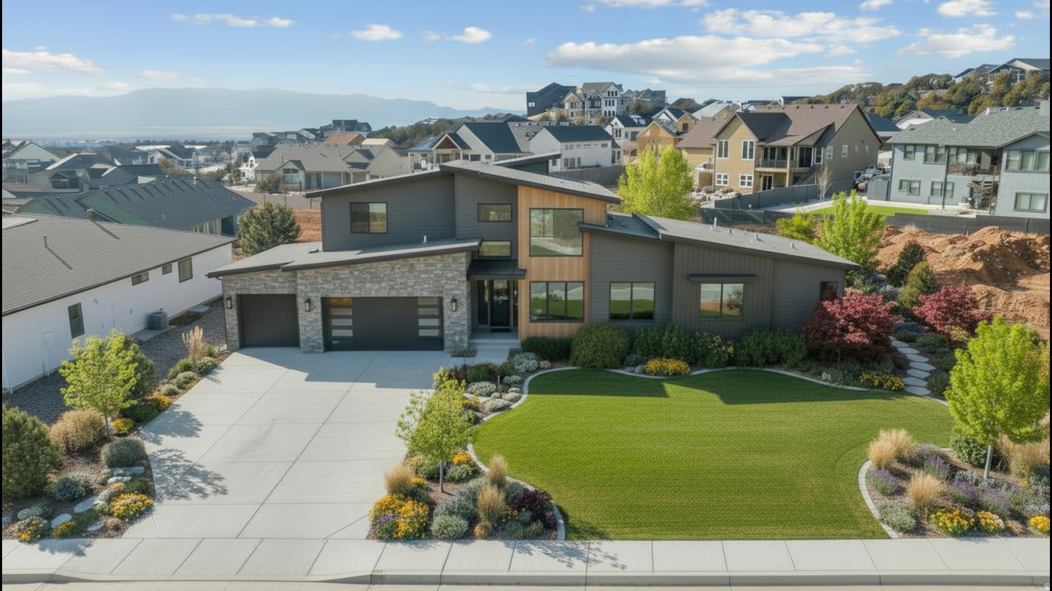 SADDLEBACK RIDGE - Land