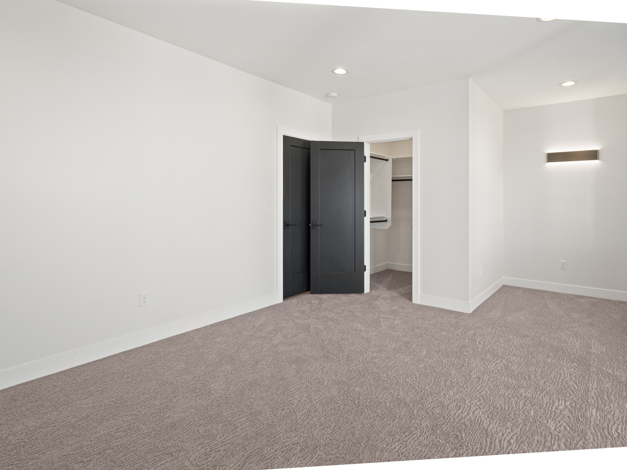 SUMMIT AT SKI LAKE - Residential