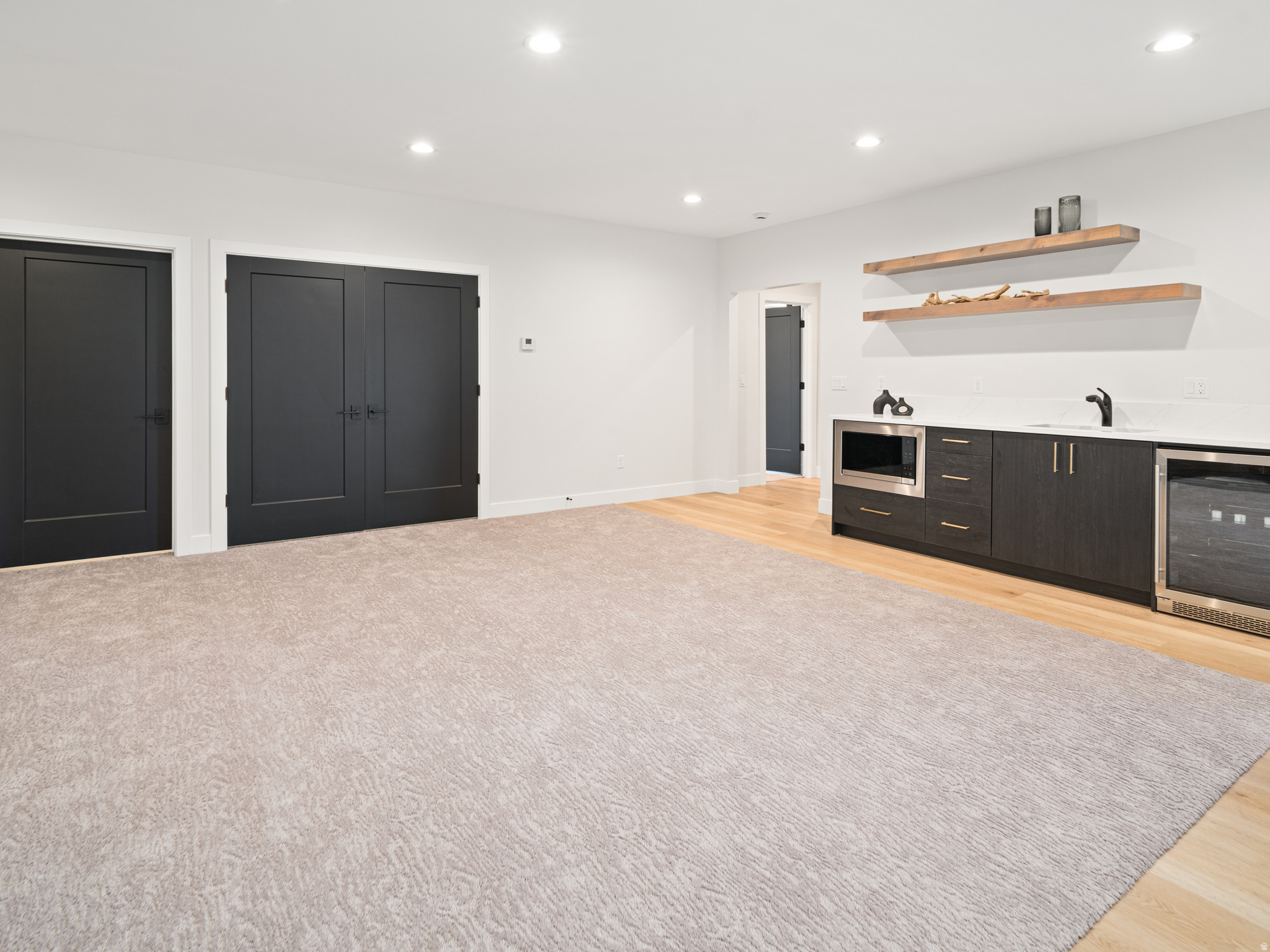 SUMMIT AT SKI LAKE - Residential