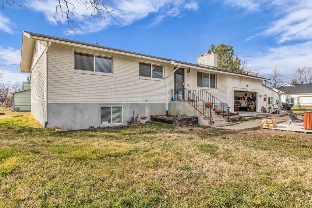 Photo of 5785 S 6000 W, Hooper, UT 84315 (MLS # 2140506)