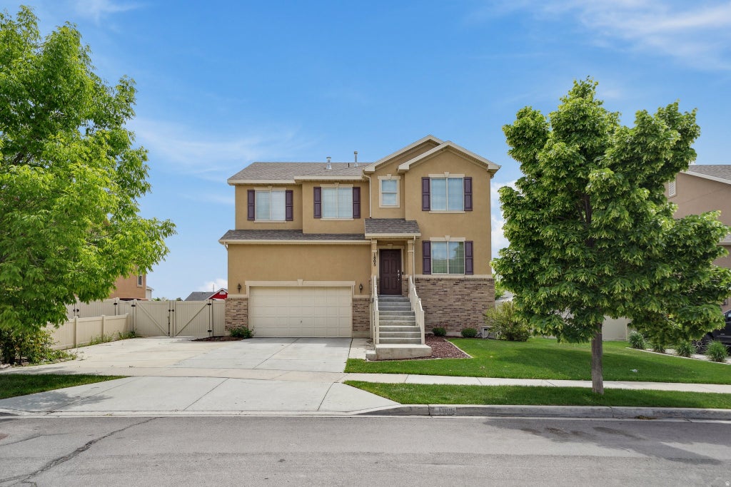 Photo of 1805 W GRAYS PL, Lehi, UT 84043 (MLS # 2183197)