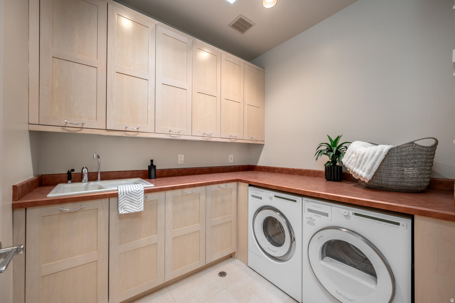 ANASAZI HILLS AT ENTRADA 1 - Residential