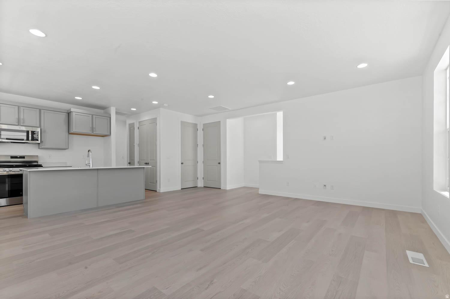 BROADVIEW COTTAGES 804 - Residential