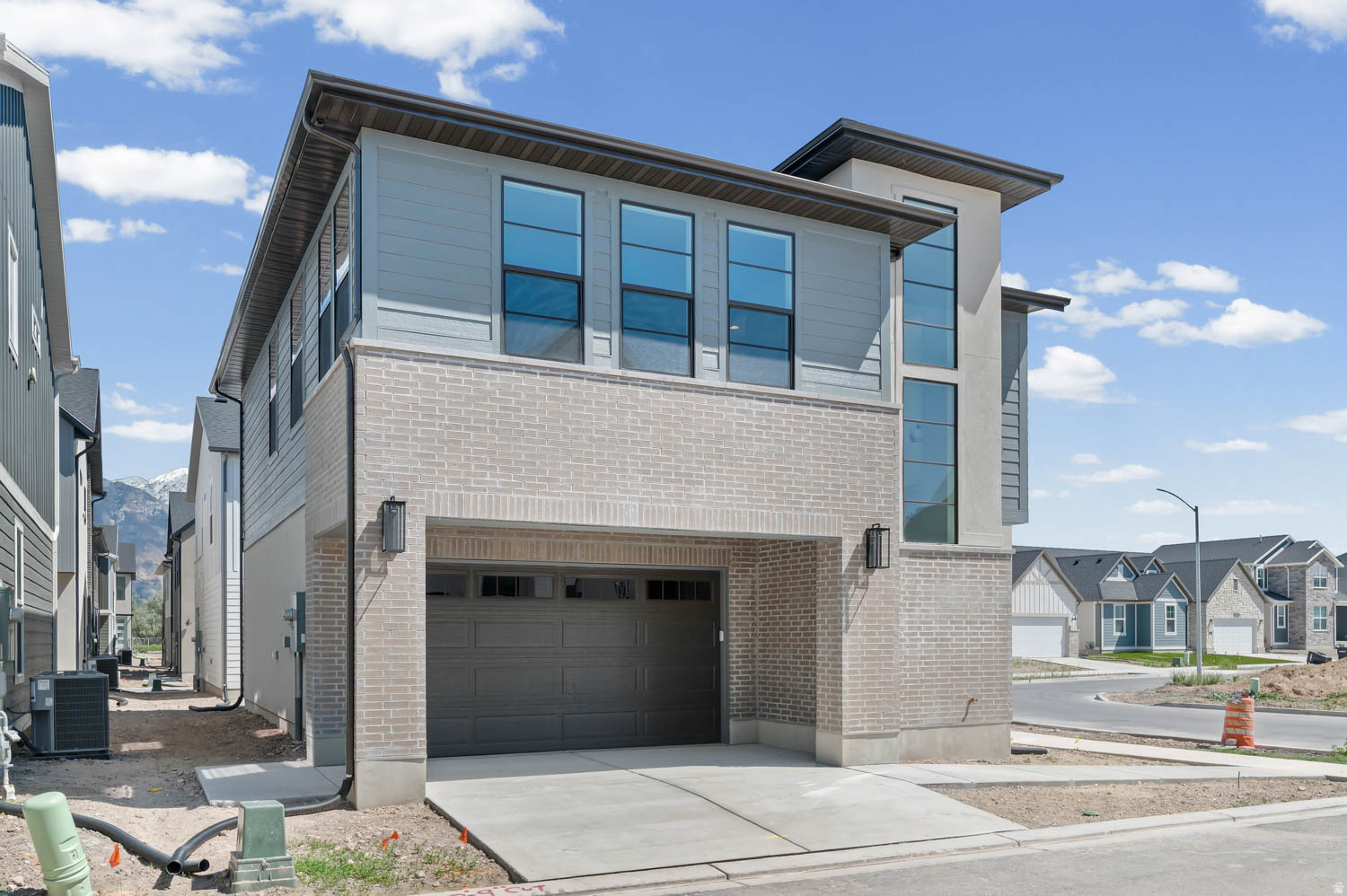 BROADVIEW COTTAGES 804 - Residential