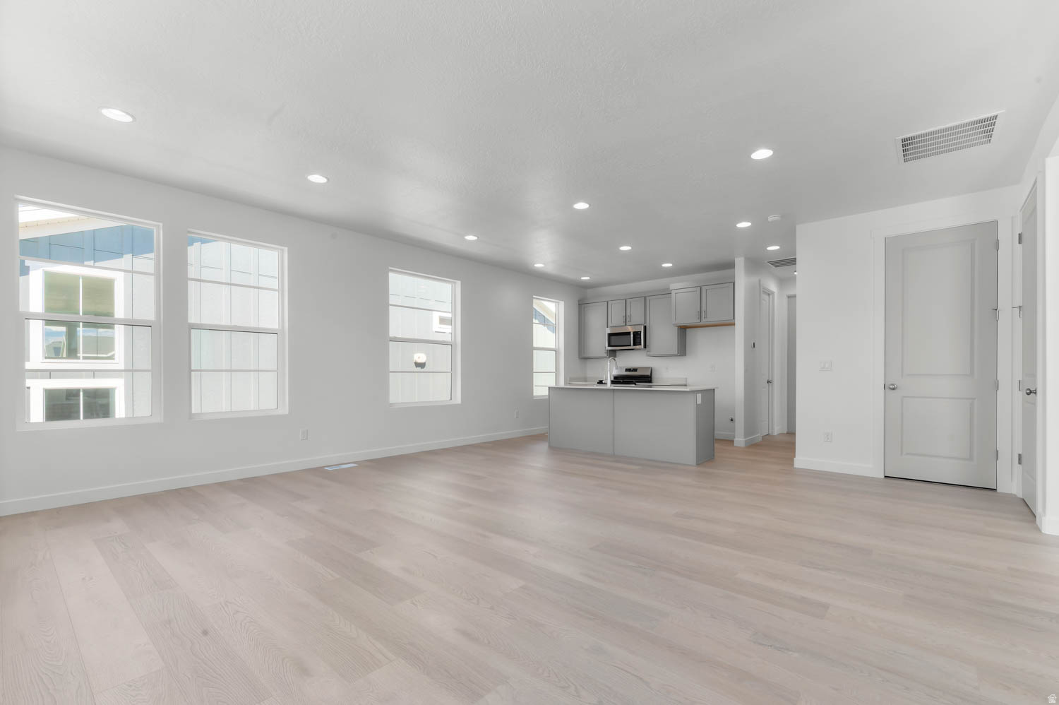 BROADVIEW COTTAGES 804 - Residential