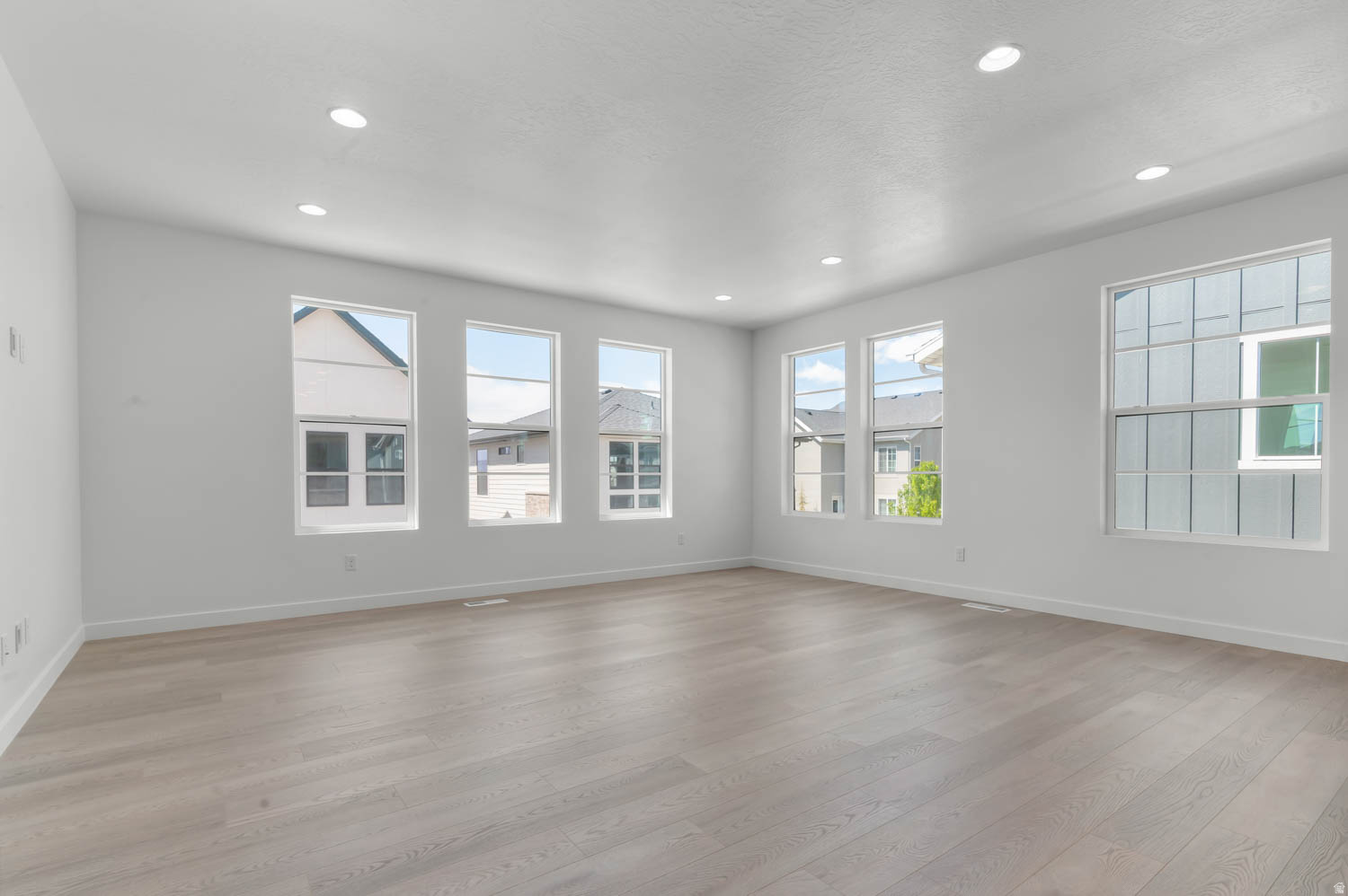 BROADVIEW COTTAGES 804 - Residential