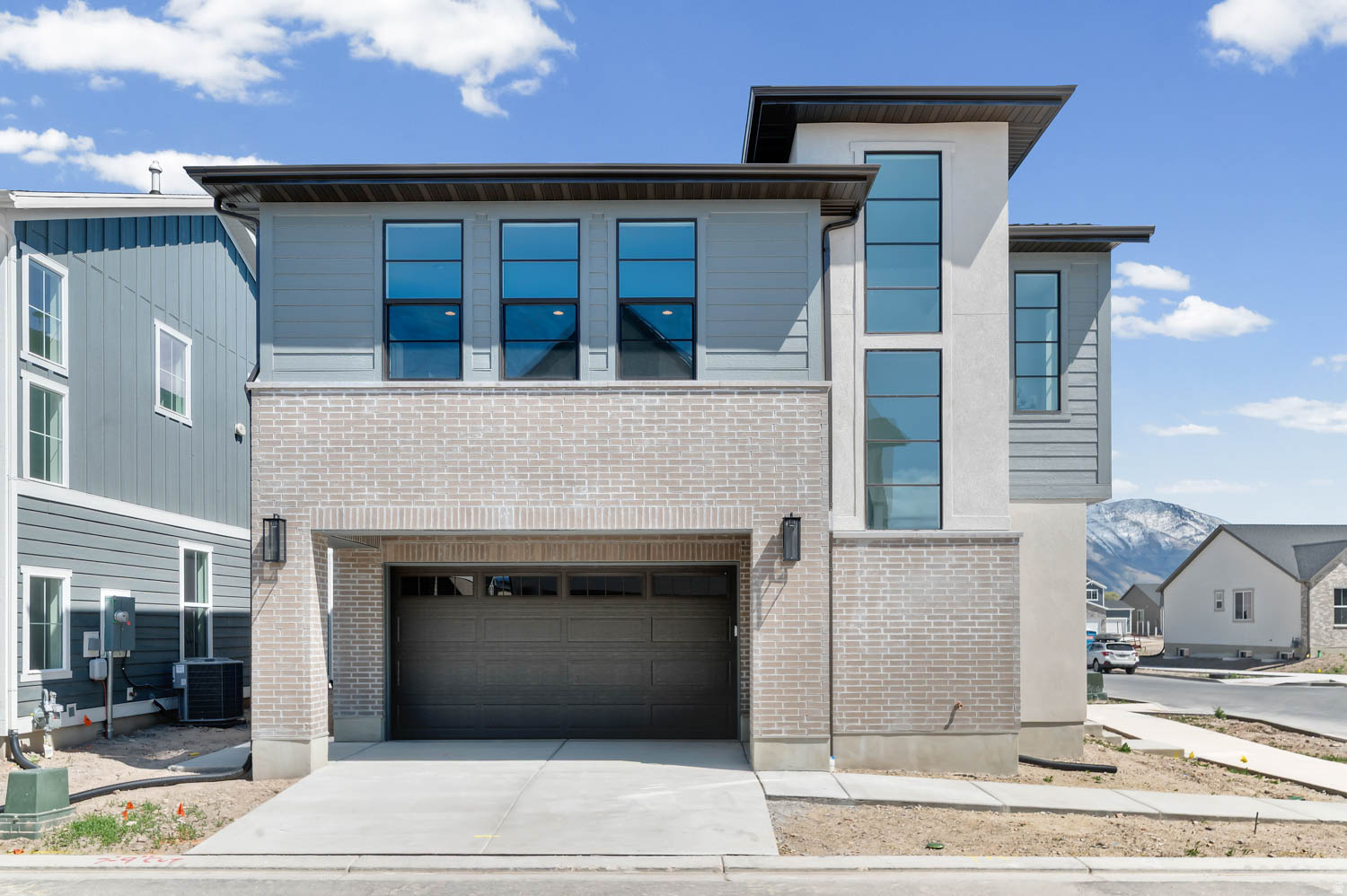 BROADVIEW COTTAGES 804 - Residential