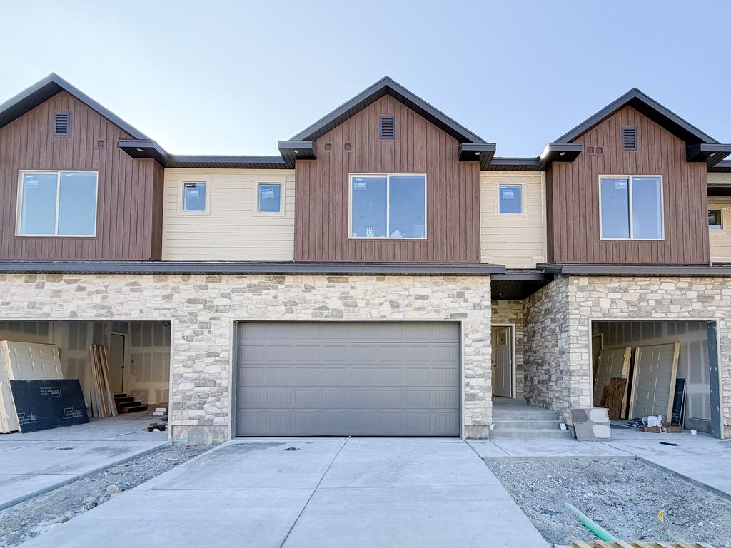 Photo of 2185 W SWIFT FOX DR #275, Lehi, UT 84043 (MLS # 2134620)