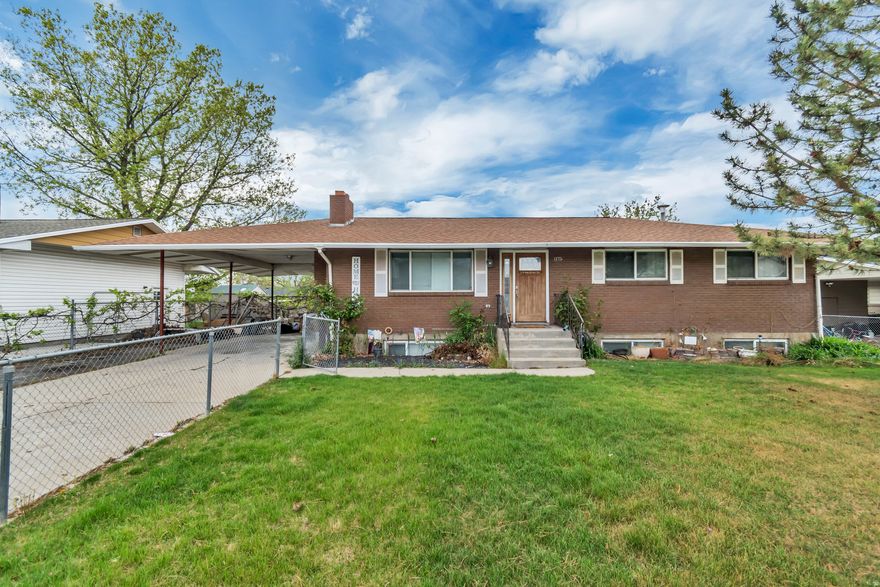 This spacious Orem home features main level living, newer flooring, and a fully fenced yard, all at an approachable price point.  Enjoy your deck and spacious yard in the evening and a huge family room for those that love to entertain.