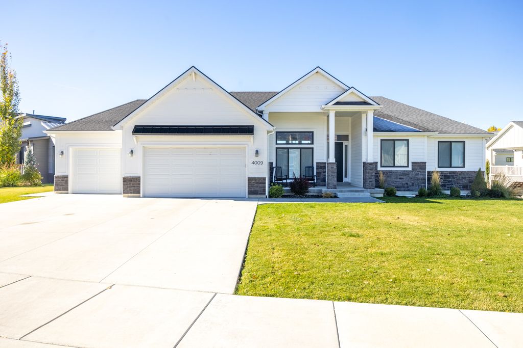 Photo of 4009 S COTTONWOODS COURT Ct, Nibley, UT 84321 (MLS # 2120212)