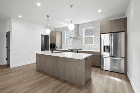 Tiny photo for 616 E BETSEY CV S #30, Salt Lake City, UT 84107 (MLS # 2135271)