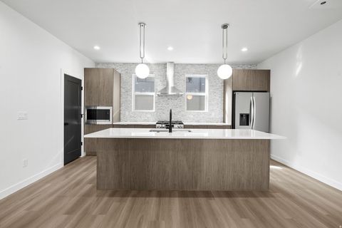 Tiny photo for 616 E BETSEY CV S #30, Salt Lake City, UT 84107 (MLS # 2135271)