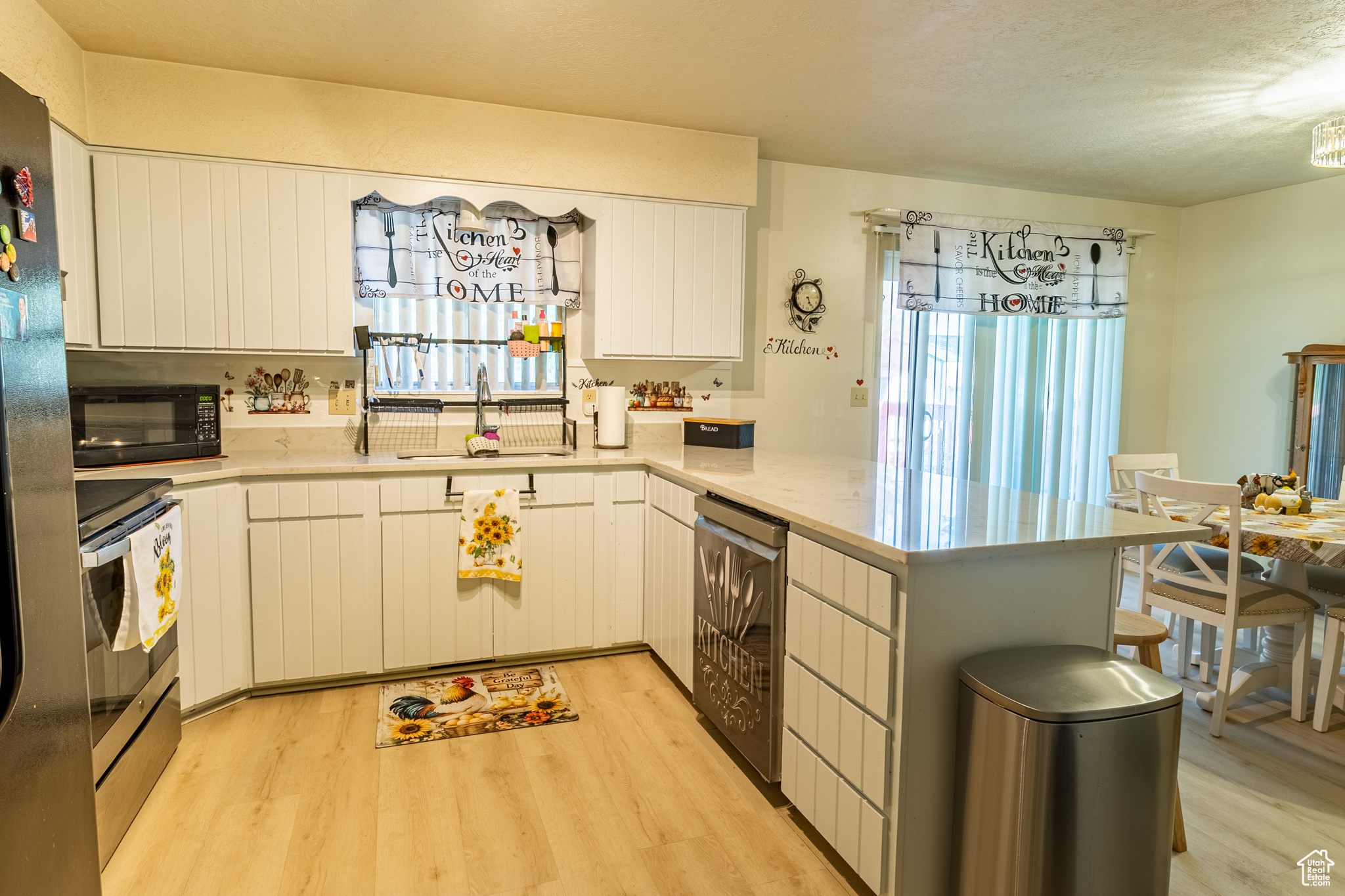 VALLEY WEST RANCHES - Residential