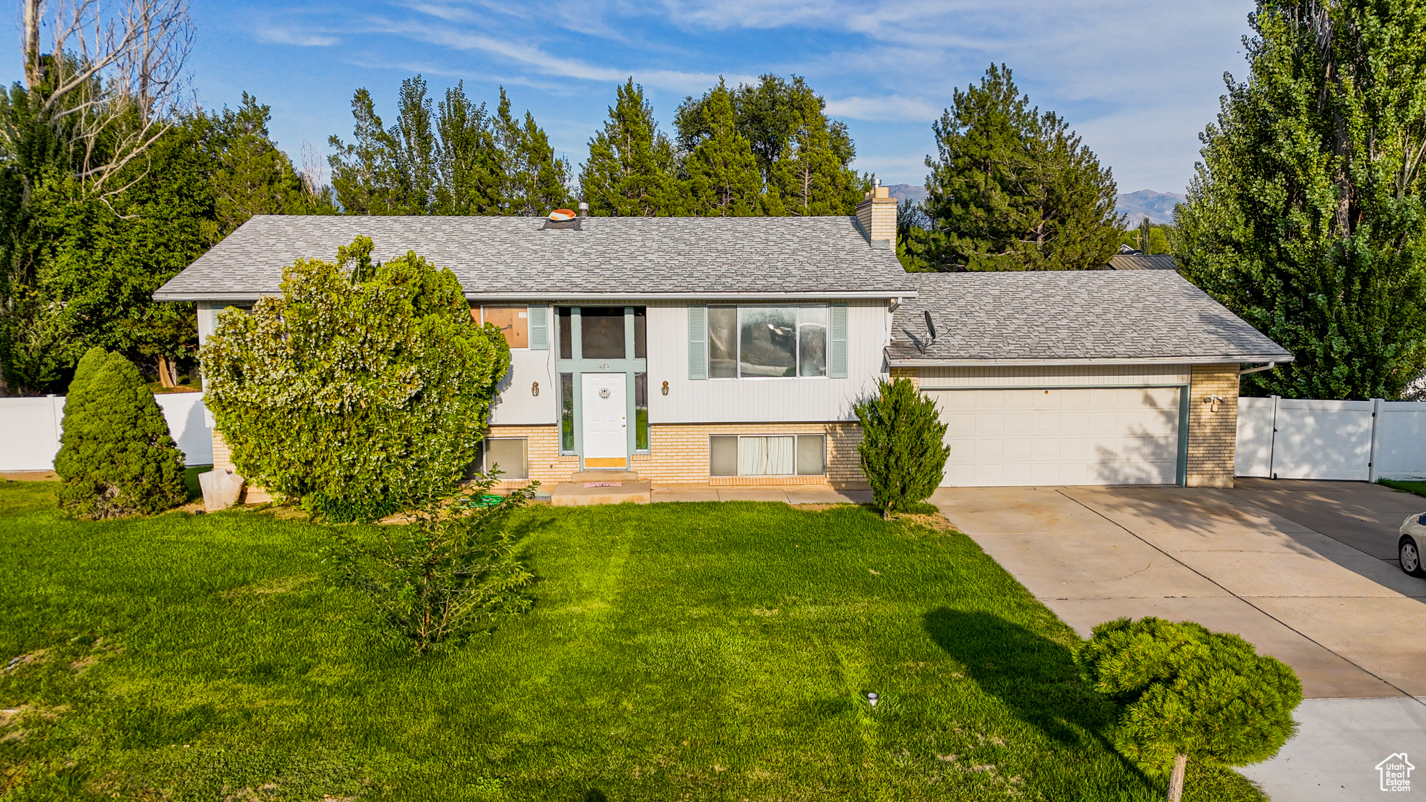 VALLEY WEST RANCHES - Residential