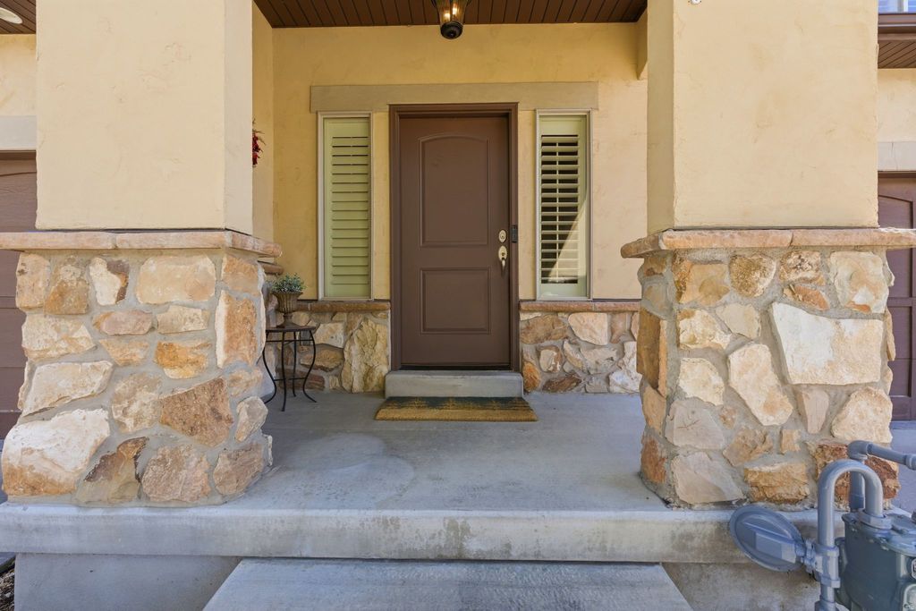 Photo of 7235 S VIANSA CT, Midvale, UT 84047 (MLS # 2154381)