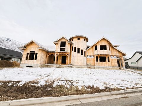 Photo of 72 E 400 S, Mapleton, UT 84664 (MLS # 2139104)