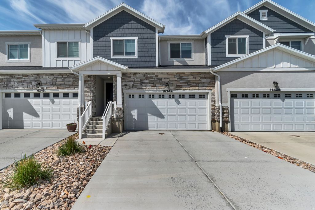 Photo of 16342 S COUPLER LN W, Bluffdale, UT 84065 (MLS # 2152356)
