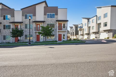 Townhouse For Sale - 3108 N Bend Ln<br/> Layton, UT 84040