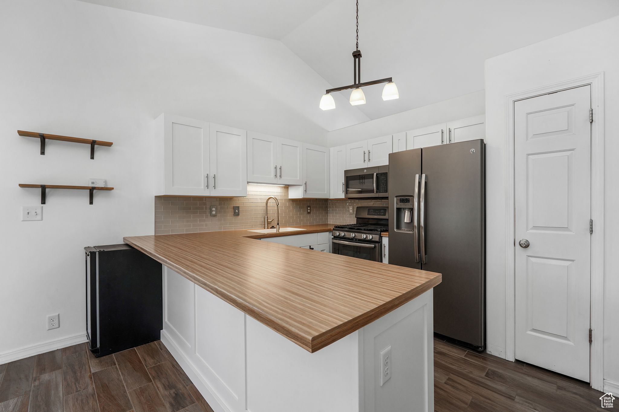 MALSTROM COURT - Residential