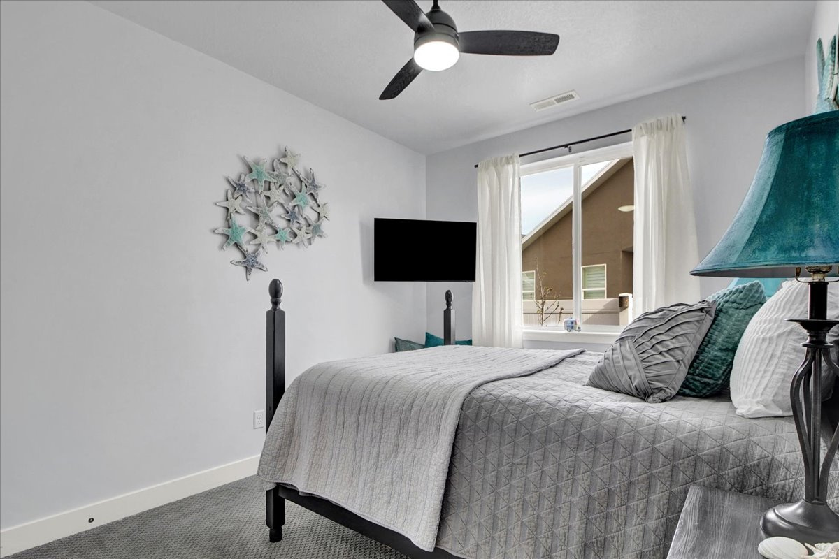 RIVERSIDE PLACE - Residential