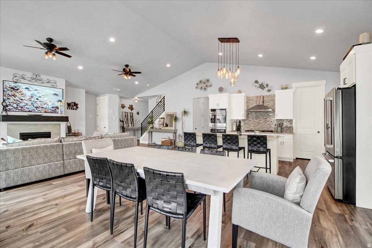 RIVERSIDE PLACE - Residential
