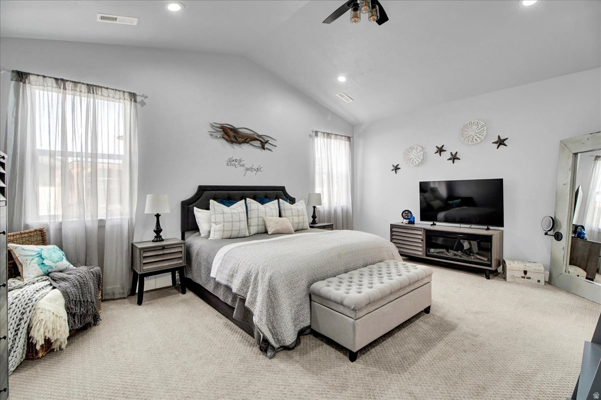 RIVERSIDE PLACE - Residential