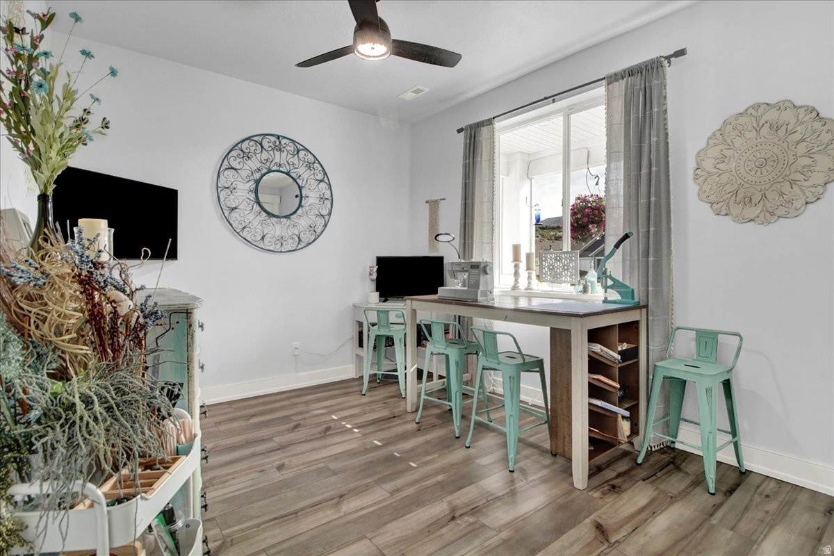 RIVERSIDE PLACE - Residential