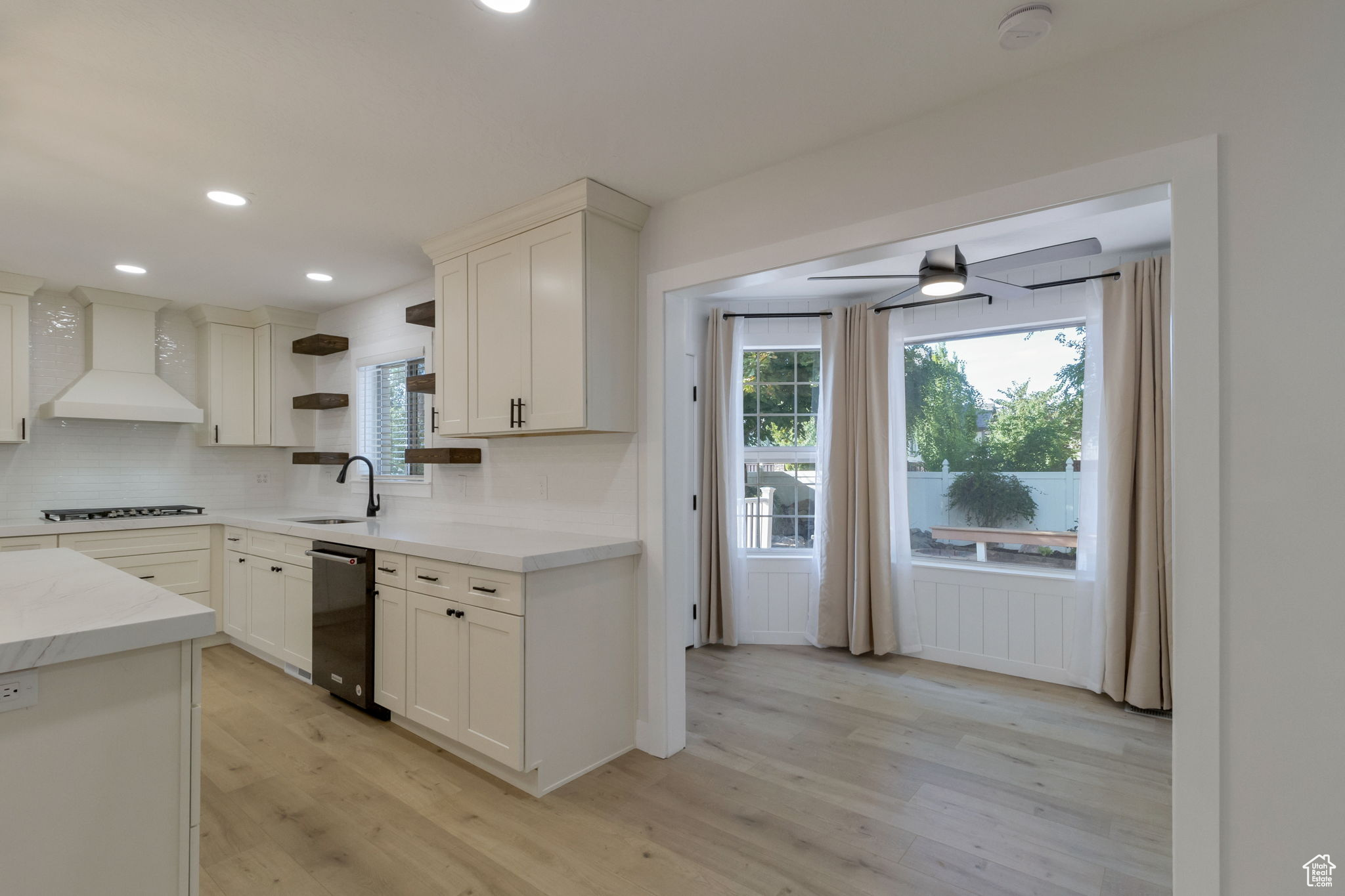 OAKRIDGE VILLAGE #7 - Residential