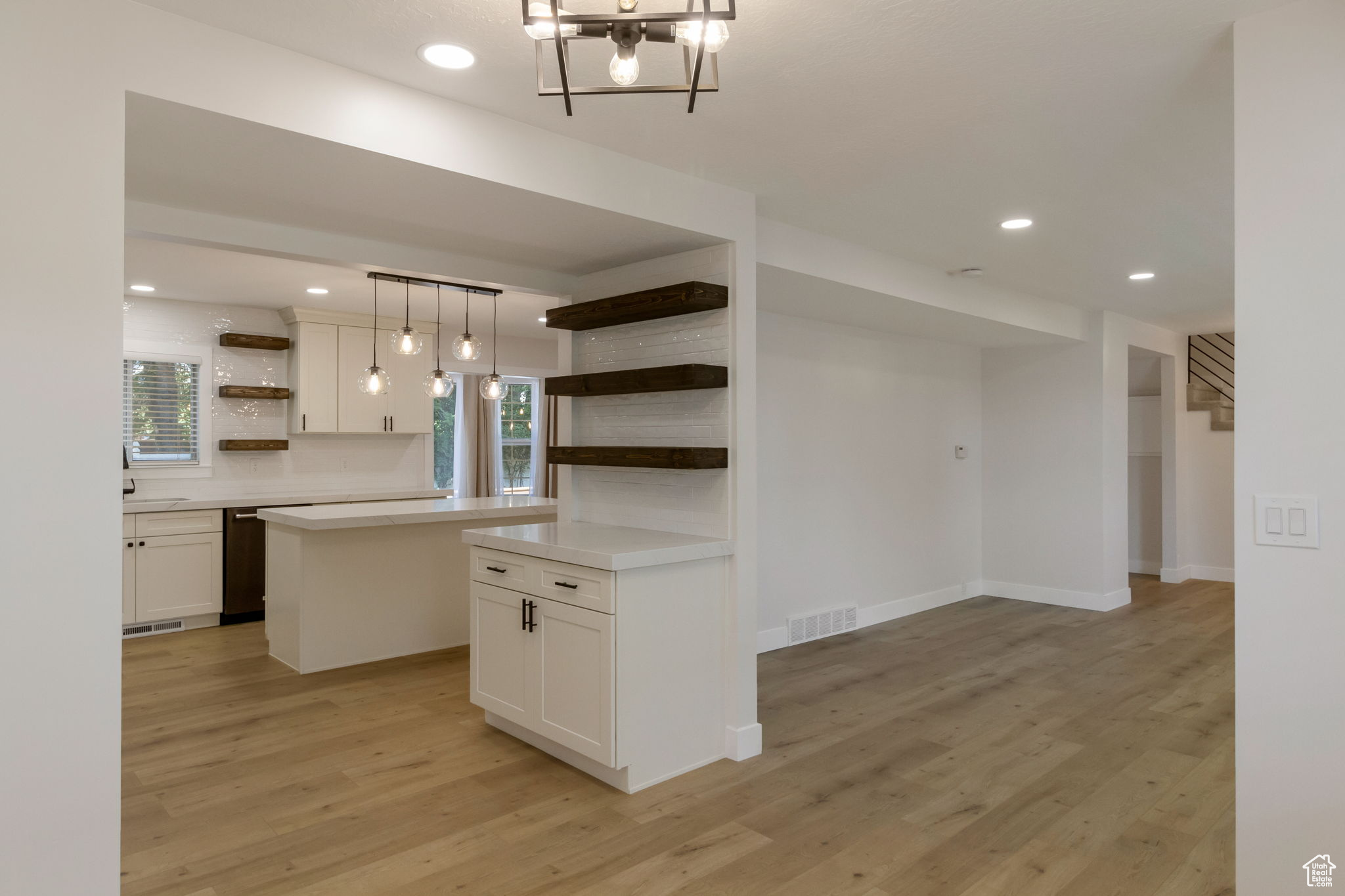 OAKRIDGE VILLAGE #7 - Residential