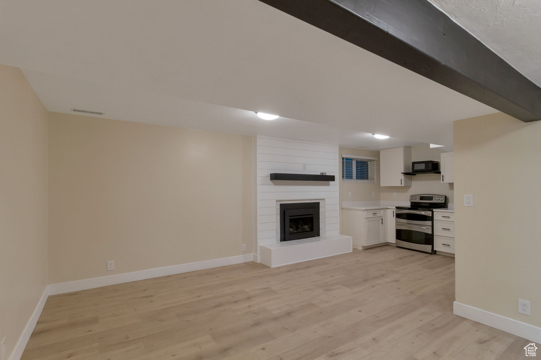 OAKRIDGE VILLAGE #7 - Residential