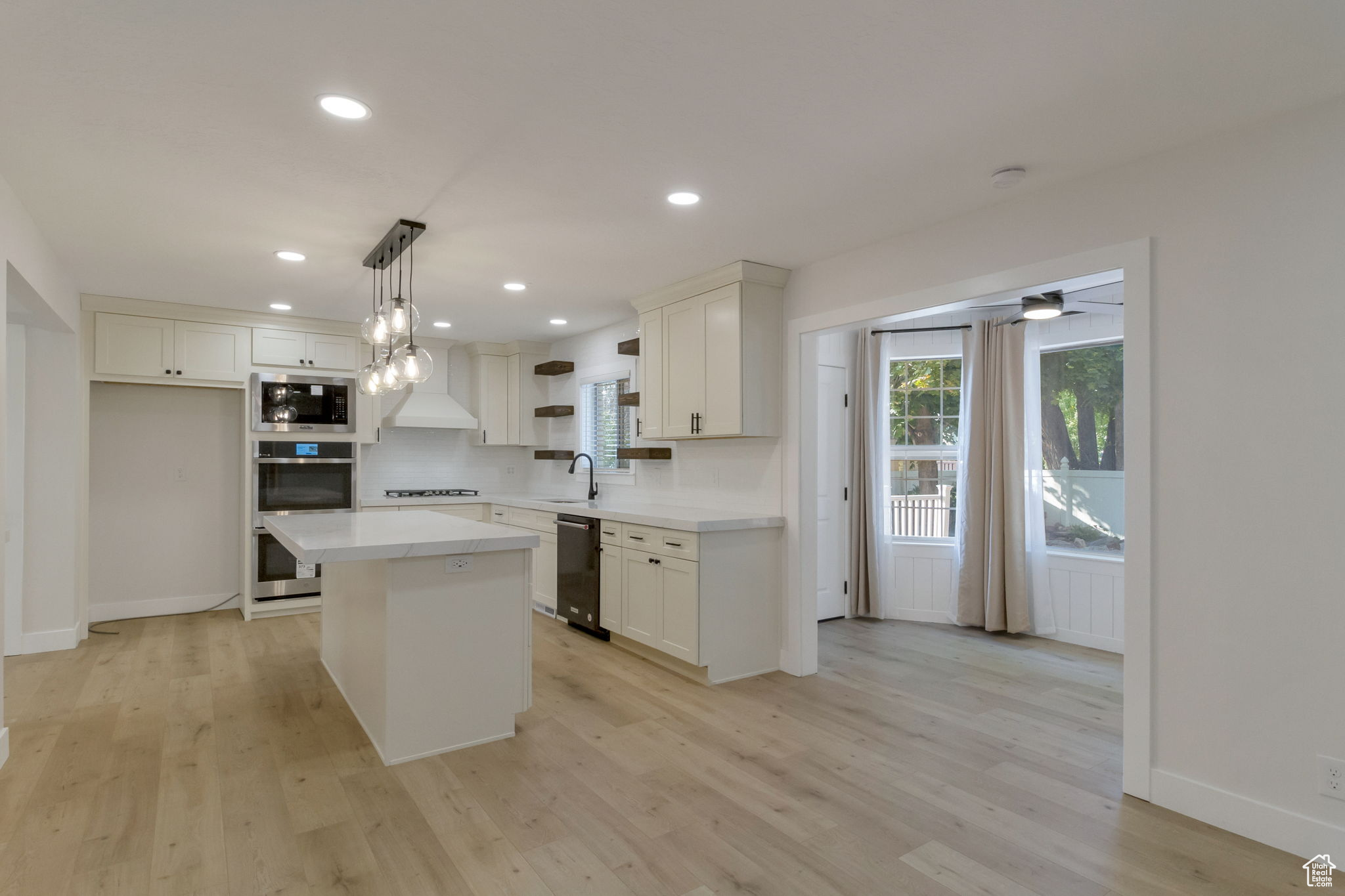 OAKRIDGE VILLAGE #7 - Residential