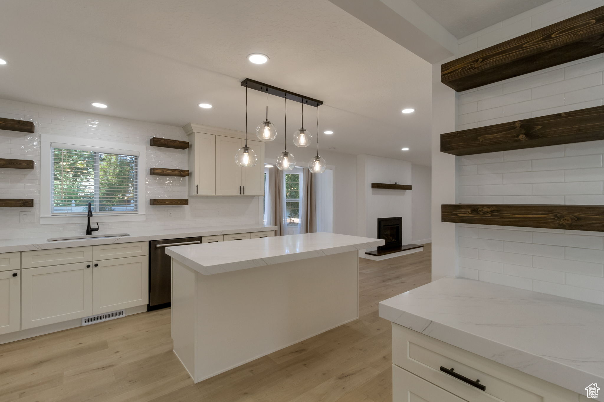 OAKRIDGE VILLAGE #7 - Residential
