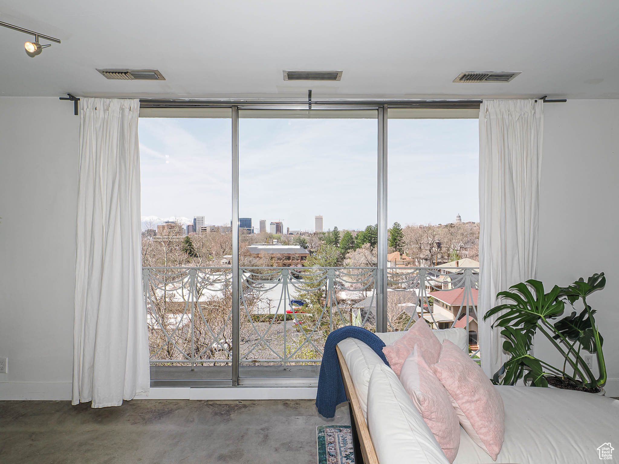 BONNEVILLE TOWER - Residential