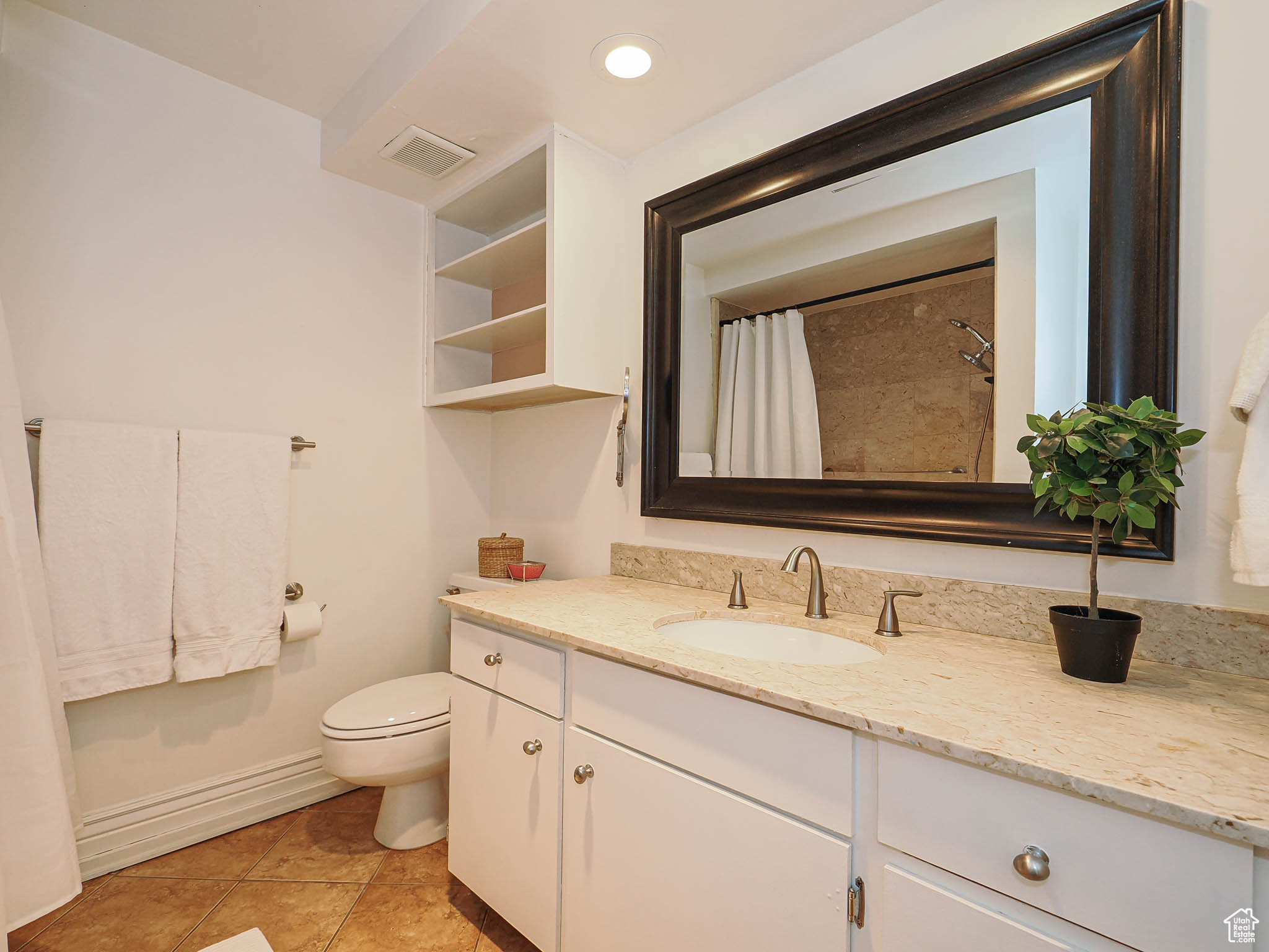 BONNEVILLE TOWER - Residential