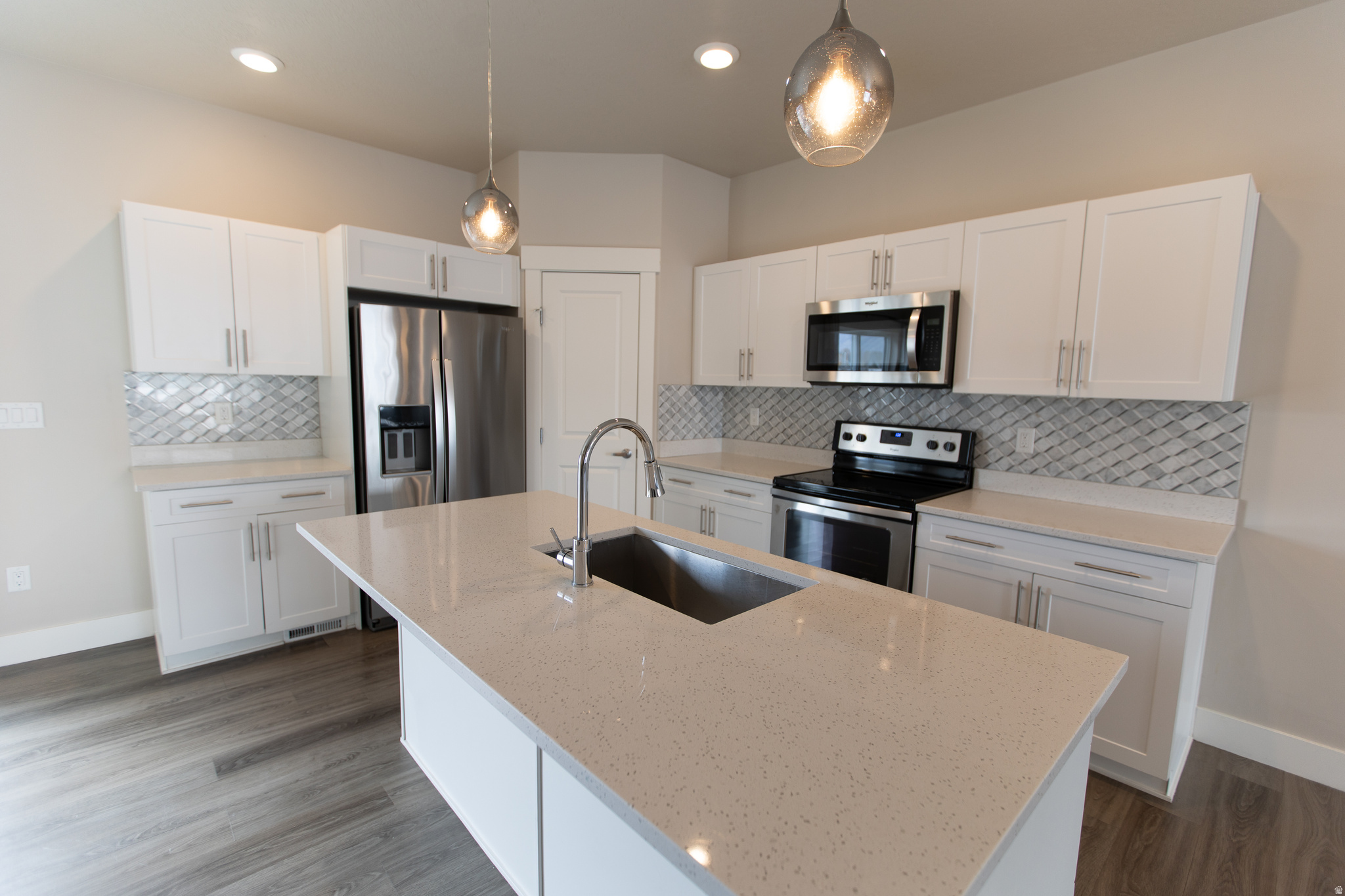 LAKEVIEW - Residential