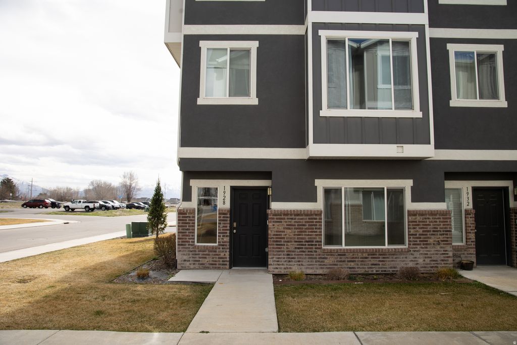 Photo of 1928 S 1030 W, Orem, UT 84058 (MLS # 2142859)