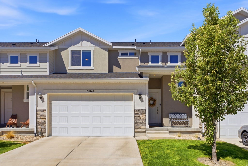 Photo of 5164 W NEWBRIDGE LN, Herriman, UT 84096 (MLS # 2184171)