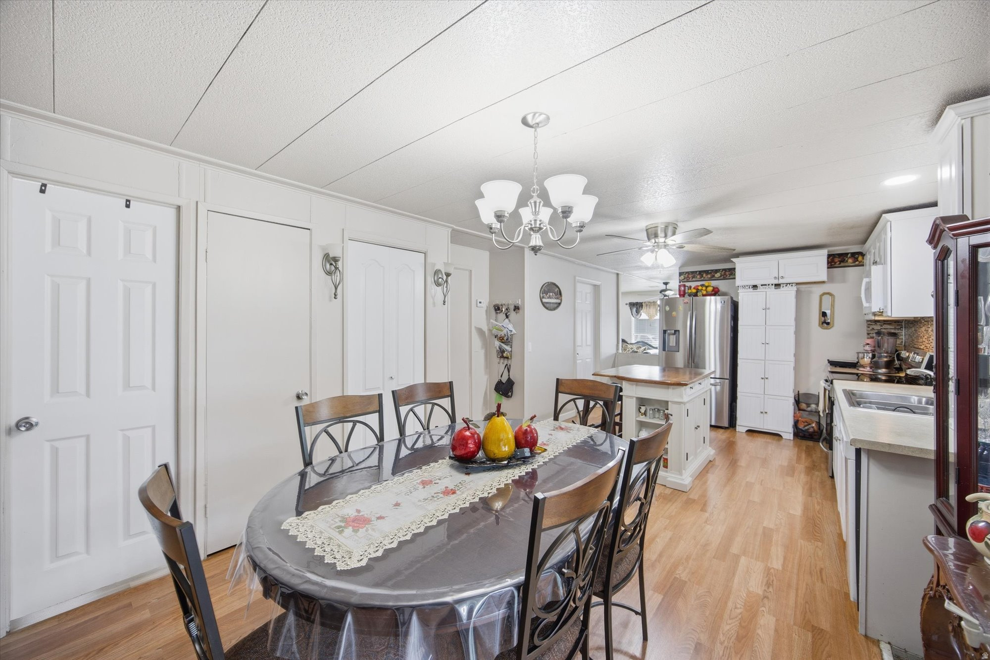 WINDSOR ESTATES - Residential