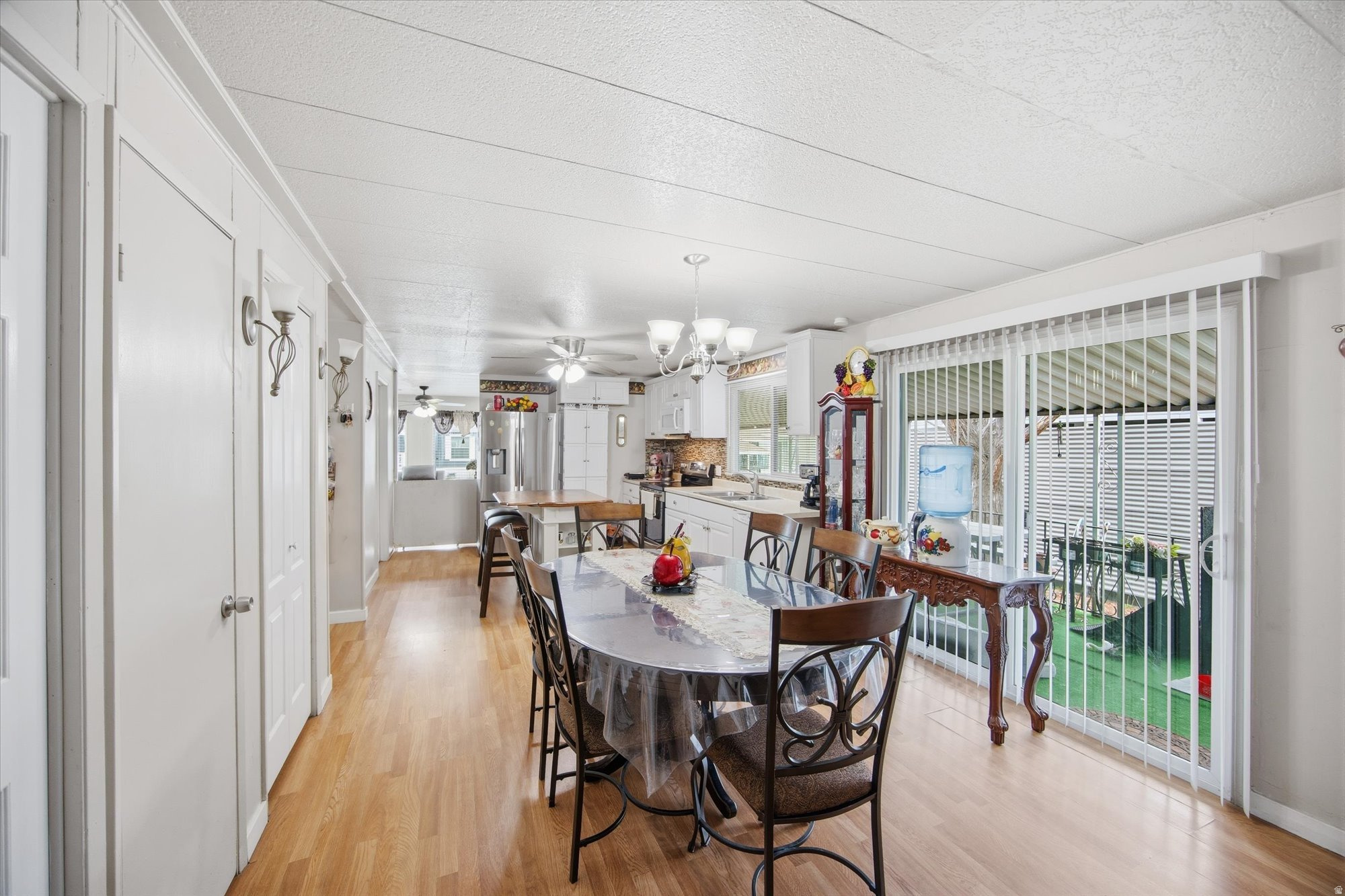 WINDSOR ESTATES - Residential