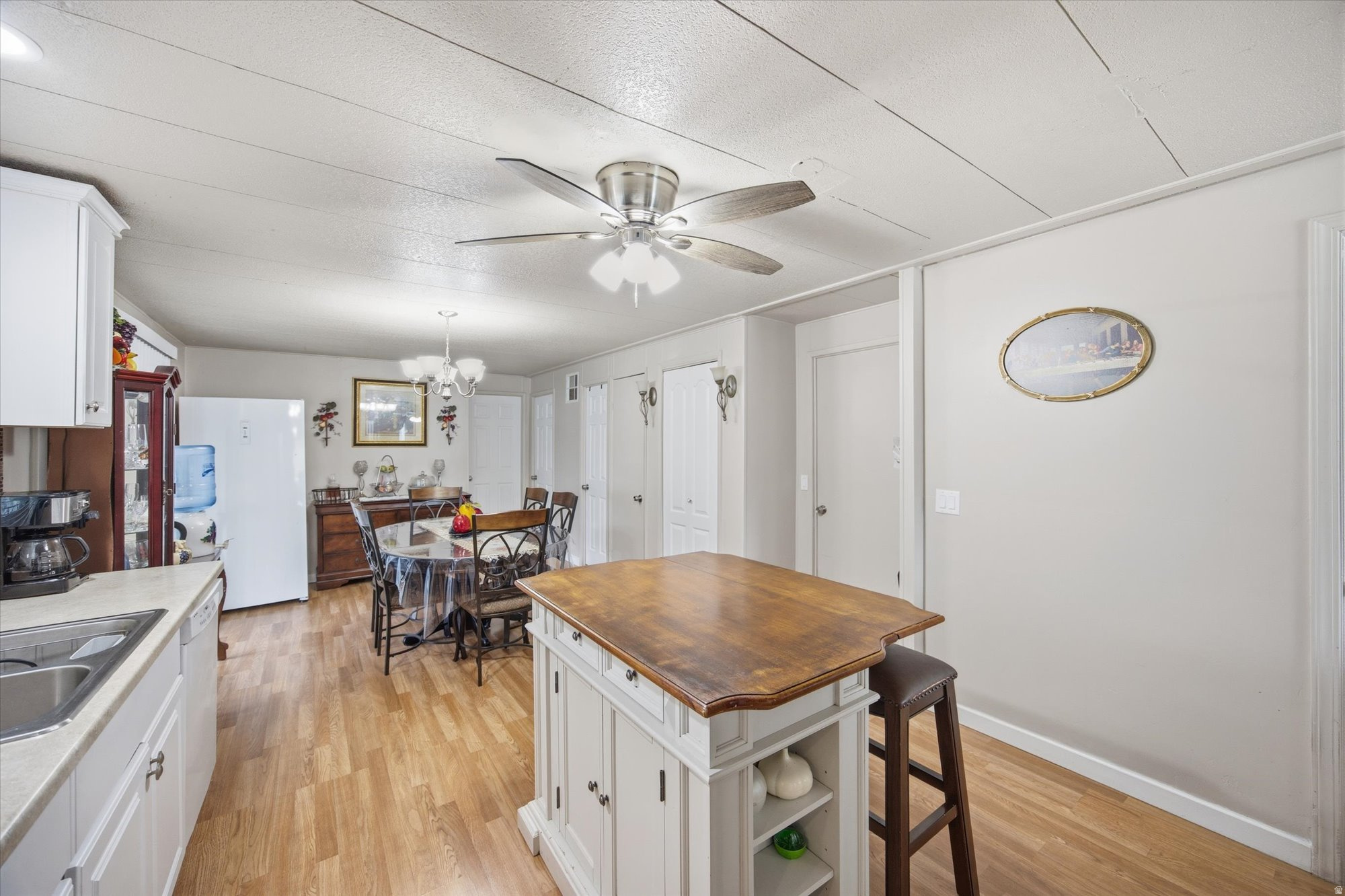 WINDSOR ESTATES - Residential