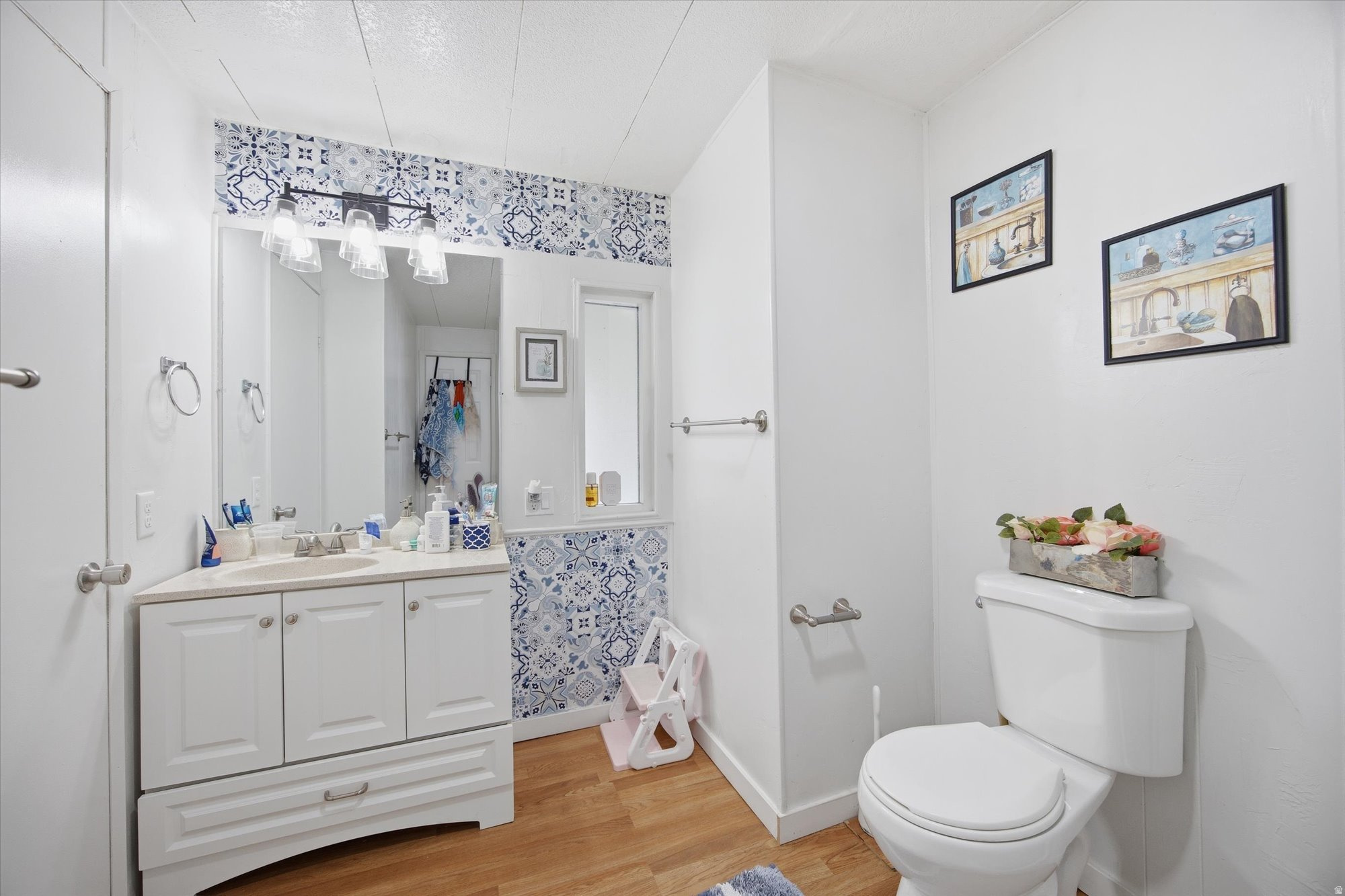 WINDSOR ESTATES - Residential