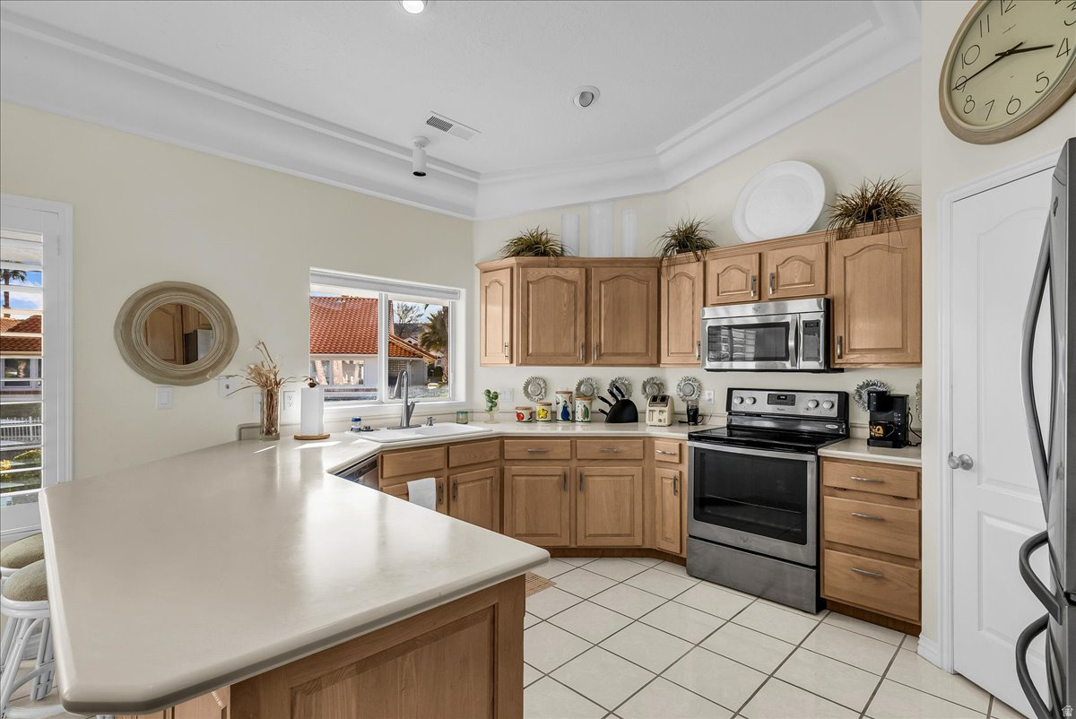 CRYSTAL LAKES TOWNHOMES - Residential