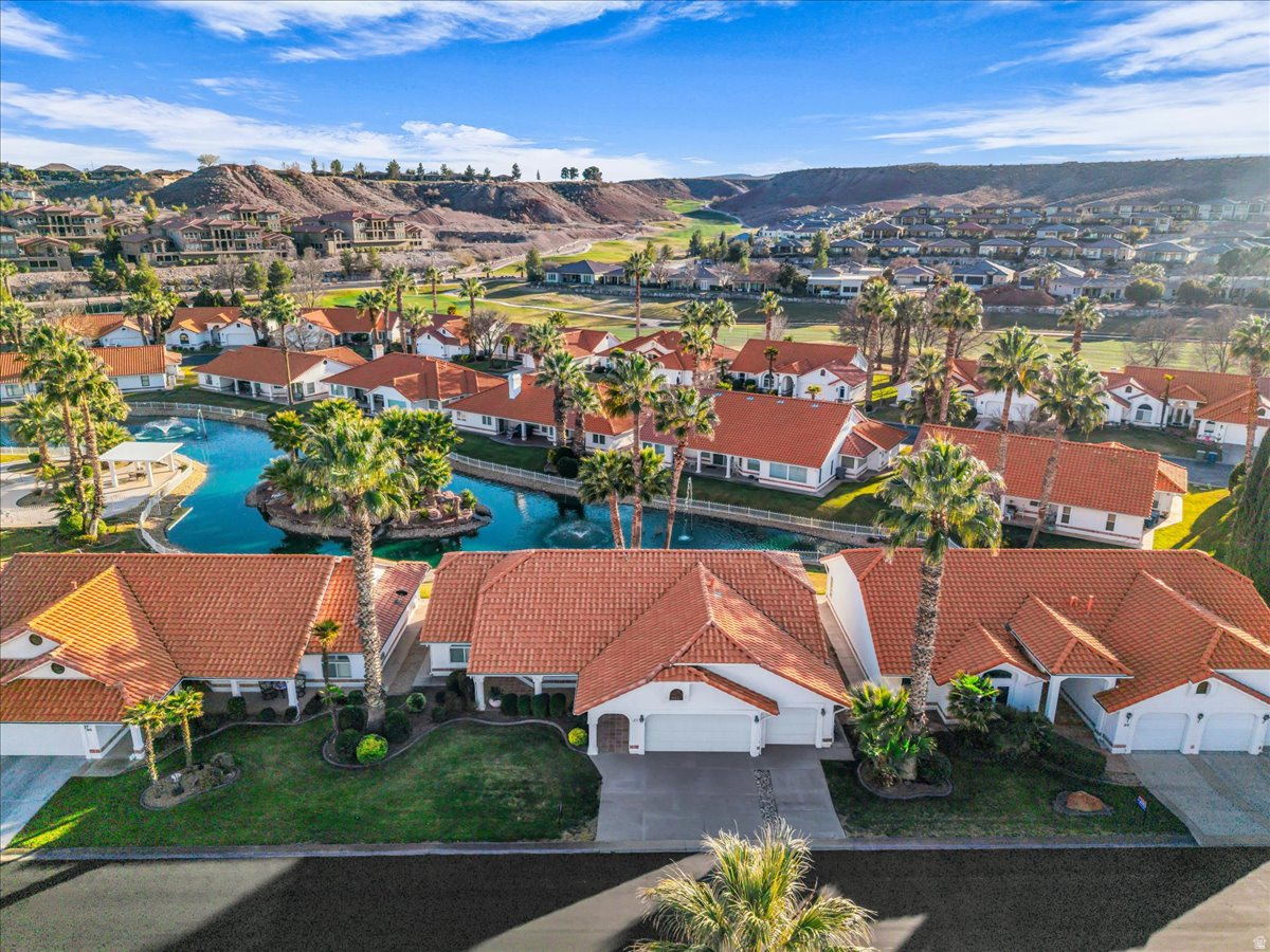 CRYSTAL LAKES TOWNHOMES - Residential