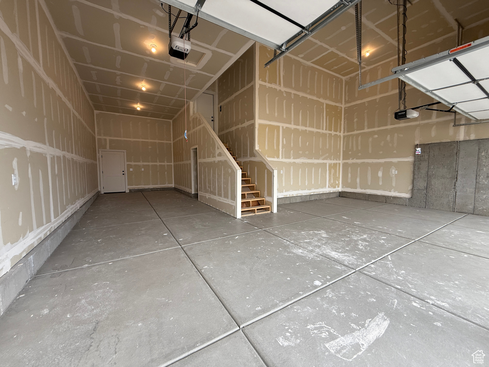 2776 N 3225 W 207