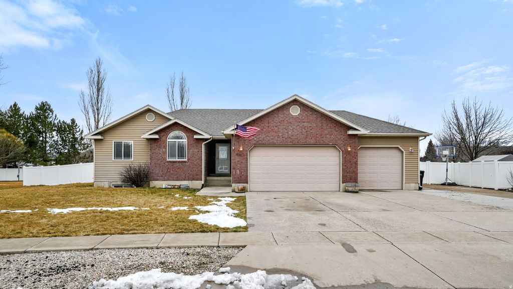 Photo of 939 W NIBLEY PKWY, Nibley, UT 84321 (MLS # 2139709)