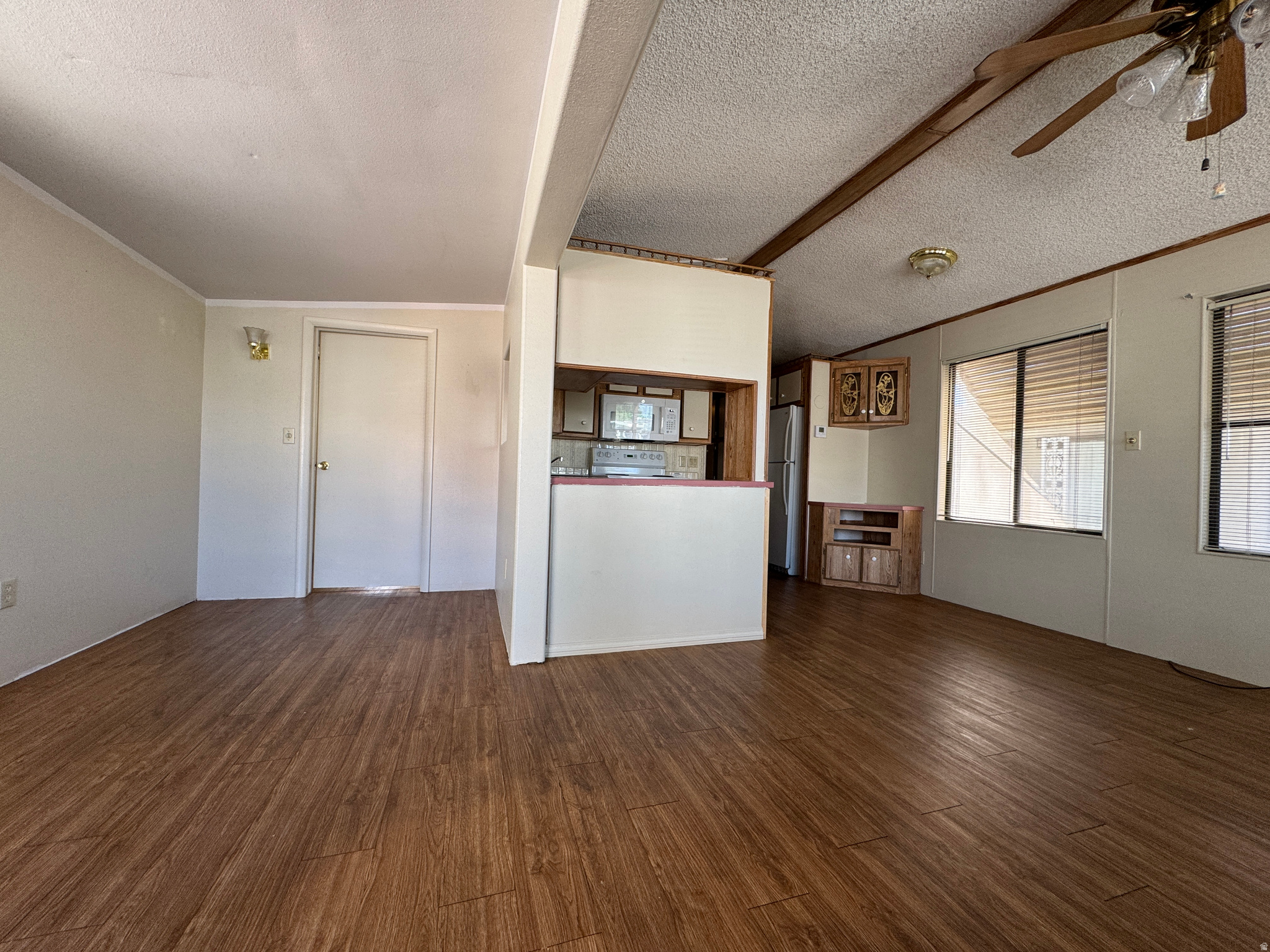 CANYON BREEZE RV RESORT - Residential