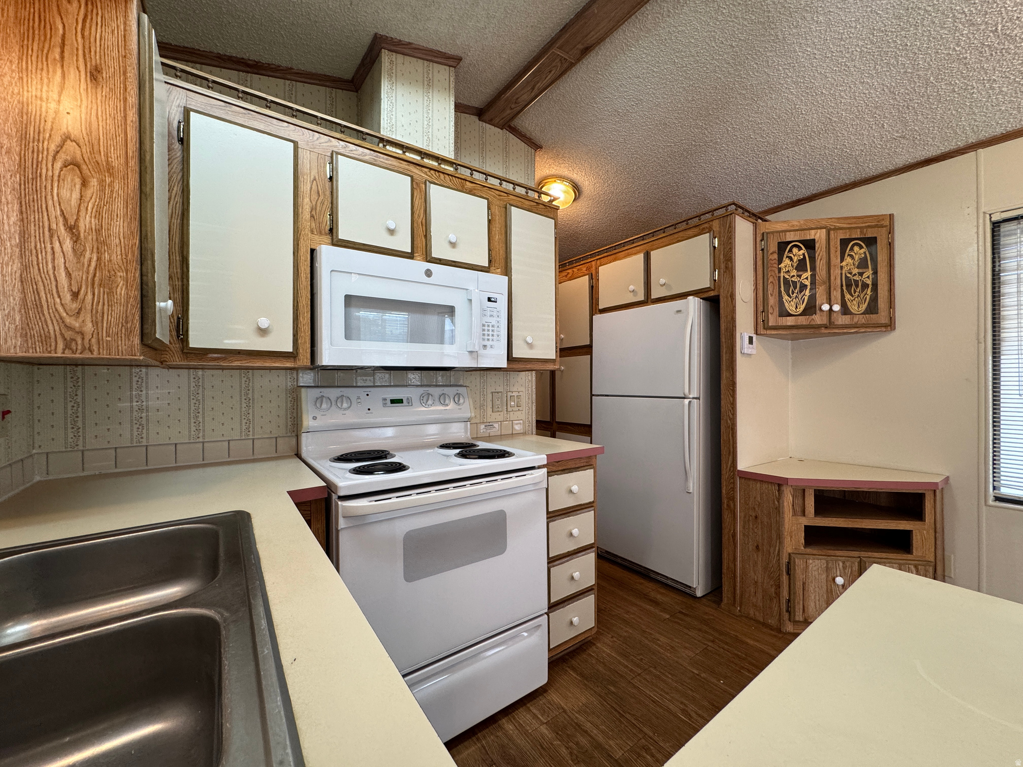 CANYON BREEZE RV RESORT - Residential