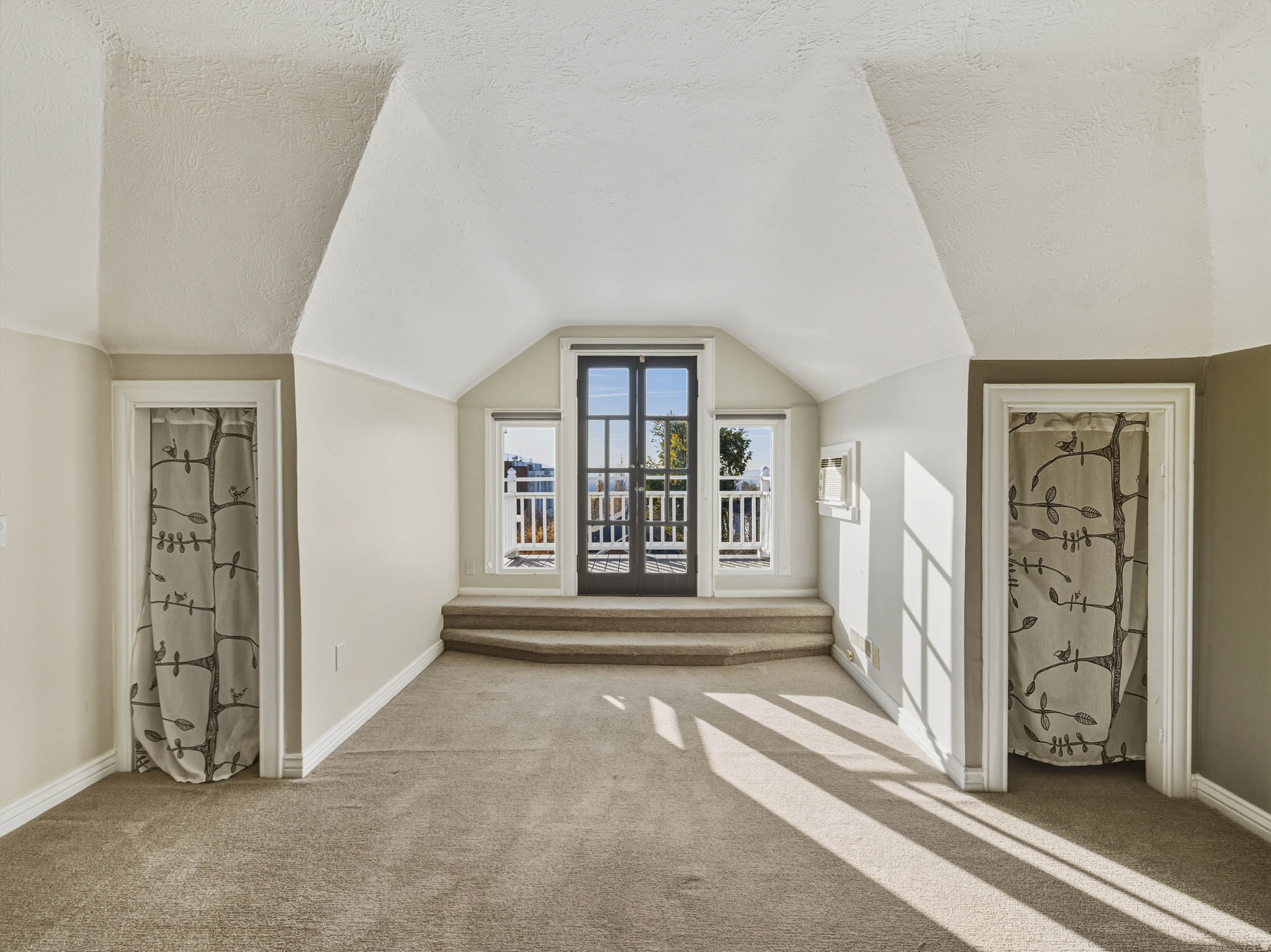 THE AVENUES - Residential