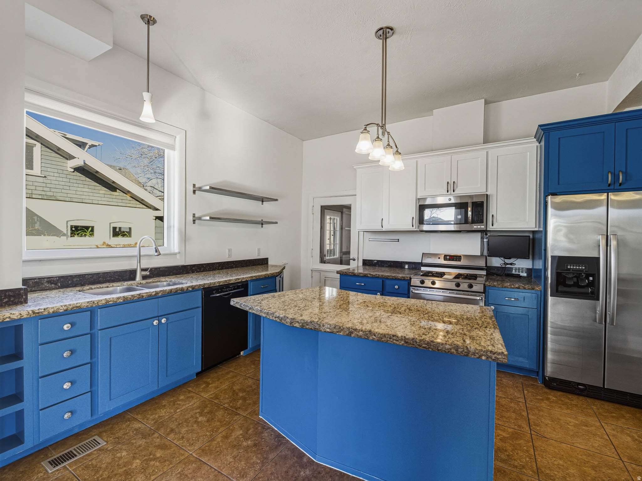 THE AVENUES - Residential