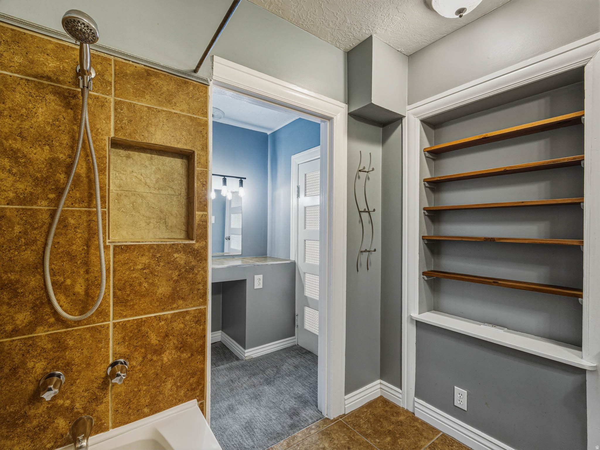 THE AVENUES - Residential